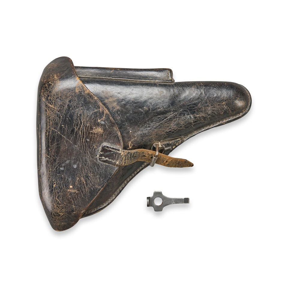 A WORLD WAR II MAUSER S/42 P.08 LUGER PISTOL AND HOLSTER, Curio or Relic firearm - 5
