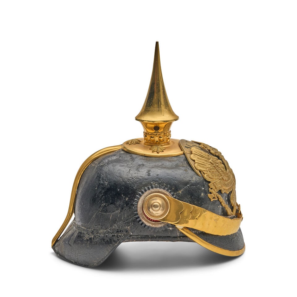 AN IMPERIAL GERMAN OFFICER'S PICKEHAUBE HELMET. - 3