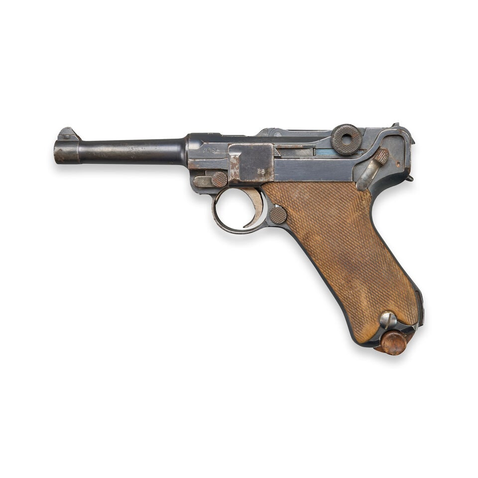 A WORLD WAR I DWM P.08 LUGER PISTOL AND HOLSTER, Curio or Relic firearm - 2