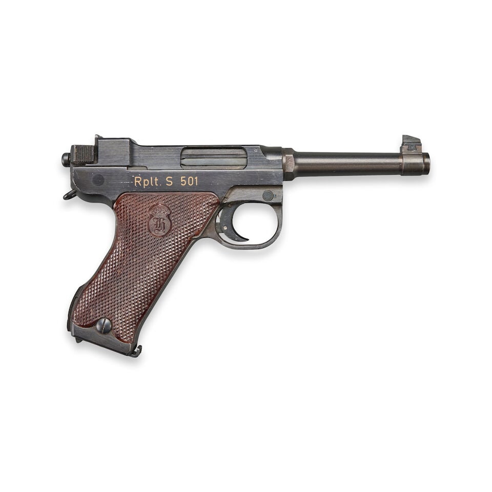 A WORLD WAR II-ERA SWEDISH HUSQVARNA MODEL 1940 PISTOL. Curio or Relic firearm