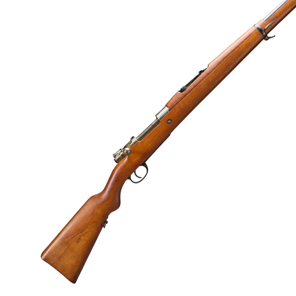 AN ARGENTINE MODEL 1909 BOLT ACTION INFANTRY RIFLE, Curio or Relic firearm (1 of 4)