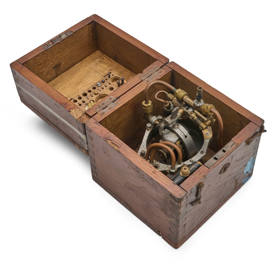 A WORLD WAR II JAPANESE TORPEDO GYROSCOPE. (1 of 5)