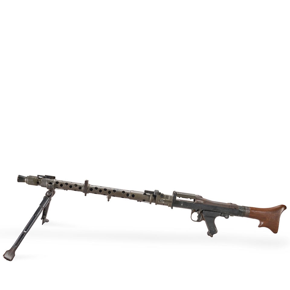 AN INERT DISPLAY MODEL WORLD WAR II GERMAN MG 34. - 2