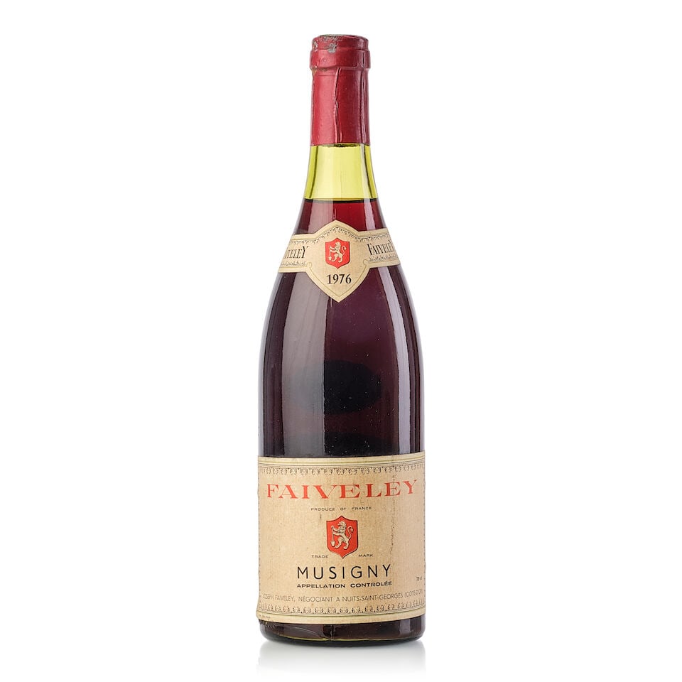 Domaine Faiveley Musigny, 1976 (1x 750ml): Domaine Faiveley Musigny, 1976 (1x 750ml) Region: Burgundy Fill Level: 2.5cm Capsule: oxidised, wrinkled Cork: slightly protruded, signs of old seepage Label: bin-soiled label and vintage tag Miscella