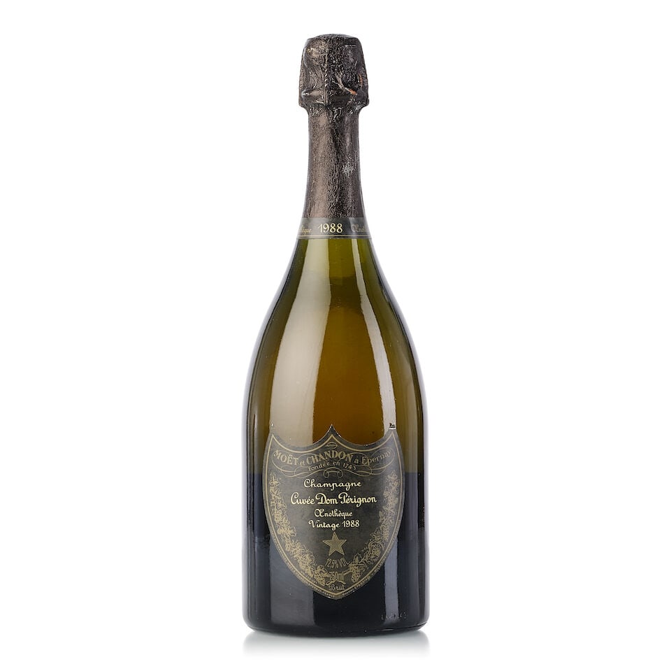 Dom Pérignon Oenothèque, 1988 (1x 750ml): Dom Pérignon Oenothèque, 1988 (1x 750ml) Region: Champagne Fill Level: into foil Capsule: slightly oxidised Label: slightly scuffed Miscellaneous: disgorged in 2002 For further information o