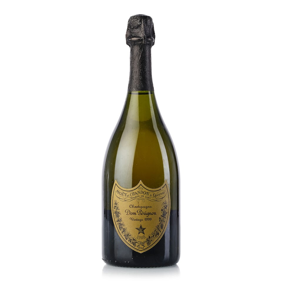 Dom Pérignon, 1999 (1x 750ml): Dom Pérignon, 1999 (1x 750ml) Region: Champagne Fill Level: 1cm inverted Capsule: slightly torn, slightly oxidised Label: slightly scuffed, slightly stained For further information on this lot pl