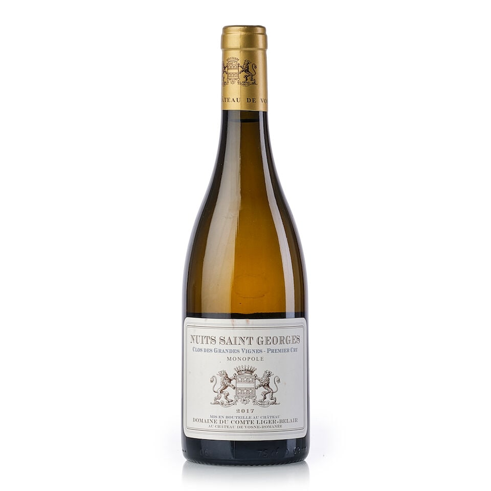 Domaine du Comte Liger Belair Nuits St. Georges Clos des Grandes Vignes Blanc, 2017 (1x 750ml): Domaine du Comte Liger Belair Nuits St. Georges Clos des Grandes Vignes Blanc, 2017 (1x 750ml) Region: Burgundy Label: slightly stained, stained and slightly scuffed back label Miscellaneous: 911 bott