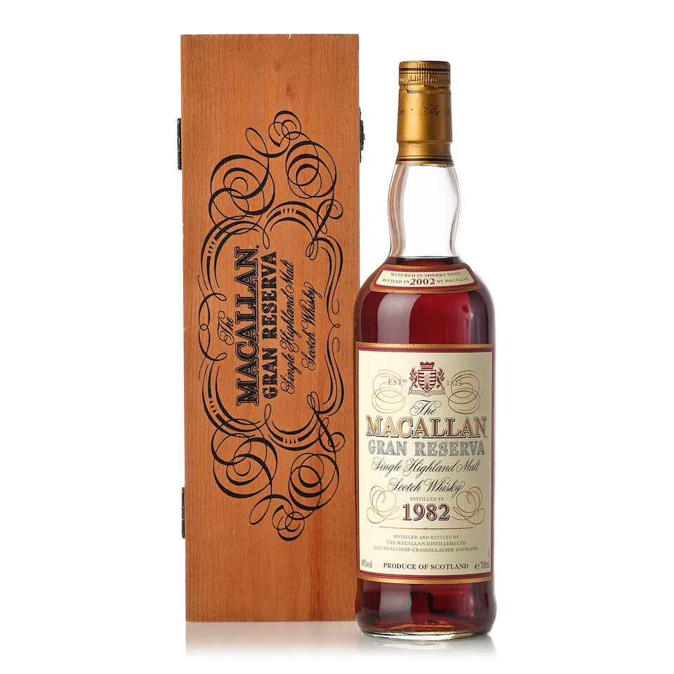 The Macallan Gran Reserva, 1982 (1x 700ml): The Macallan Gran Reserva, 1982 (1x 700ml) Region: Speyside Fill Level: very top shoulder Label: good label Packaging: original wooden case Alcohol content: 40% ABV Notes: Bottled in 2002. Distilled a