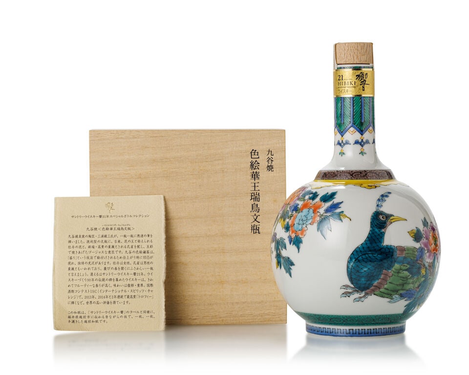 響 Hibiki 21 Year Old Ceramic Kutaniyaki 九谷焼 色絵華...: 響 Hibiki 21 Year Old Ceramic Kutaniyaki 九谷焼 色絵華王瑞鳥文瓶 (1x 600ml) Region: Japan Label: good label Packaging: original 