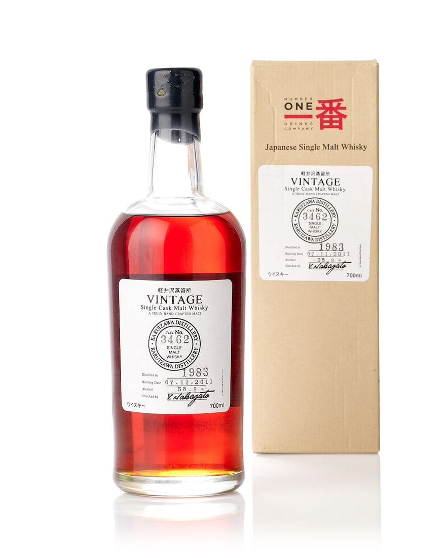 輕井沢 Karuizawa Cask #3462, 1983 (1x 700ml): 輕井沢 Karuizawa Cask #3462, 1983 (1x 700ml) Region: Japan Capsule: wax capsule with holes Label: slightly scuffed back label Packaging: scuffed and creased original carton Alcohol c