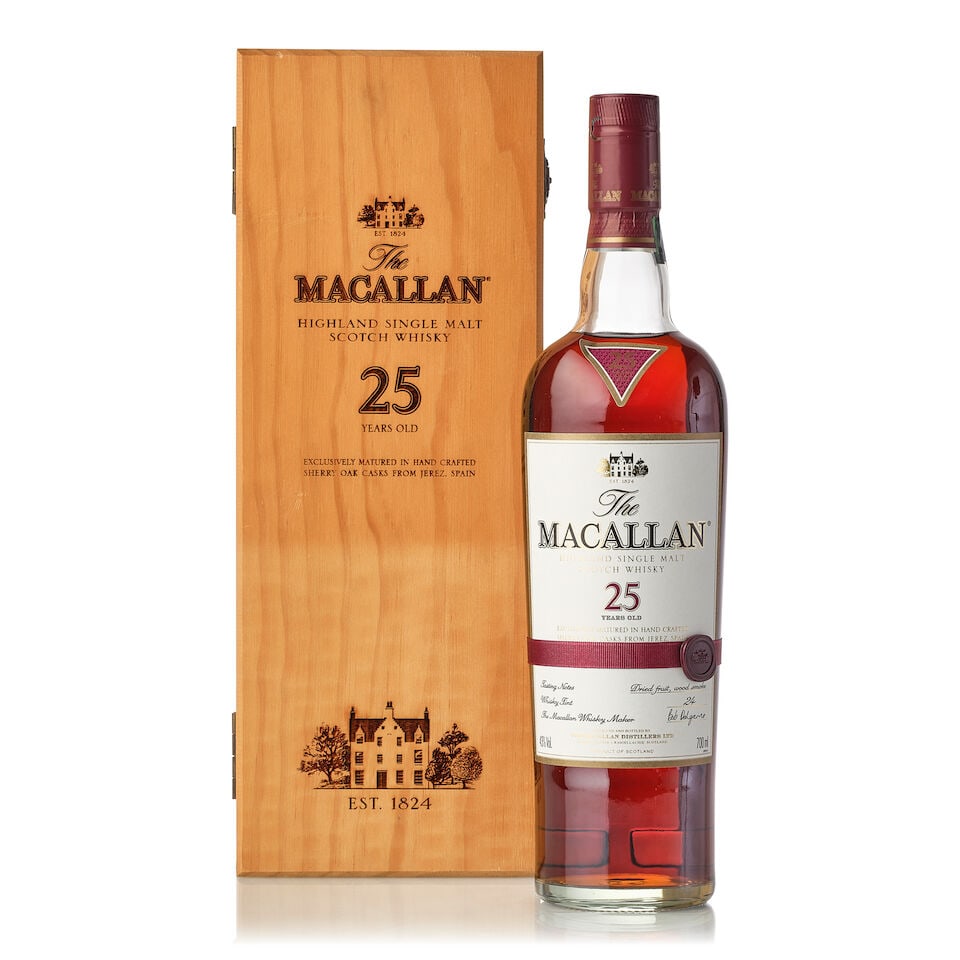 The Macallan 25 Year Old Sherry Oak (1x 700ml): The Macallan 25 Year Old Sherry Oak (1x 700ml) Region: Speyside Fill Level: very top shoulder Label: good label, slightly detached neck label Packaging: original wooden case Alcohol content: 43% ABV N