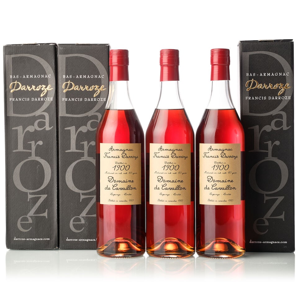 Francis Darroze Armagnac 85 Year Old, 1900 (3x 700ml): Francis Darroze Armagnac 85 Year Old, 1900 (3x 700ml) Region: Armagnac Capsule: 1x slightly scuffed capsule foil Label: 2x good labels, 1x slightly creased label Packaging: 3x label tapped and scuffed