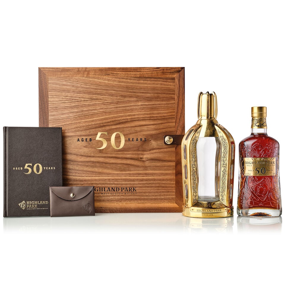 Highland Park 50 Year Old, NV (1x 700ml): Highland Park 50 Year Old, NV (1x 700ml) Region: Orkney Fill Level: very top shoulder Label: engraved labelling Packaging: original wooden presentation case with booklet and oxidized decanter Alcohol 