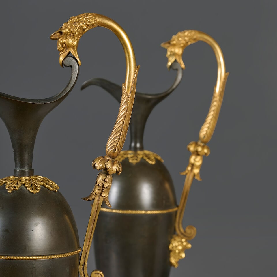 Paire de buires en bronze patiné et doré par André-Antoine Ravrio d'époque E... - 4