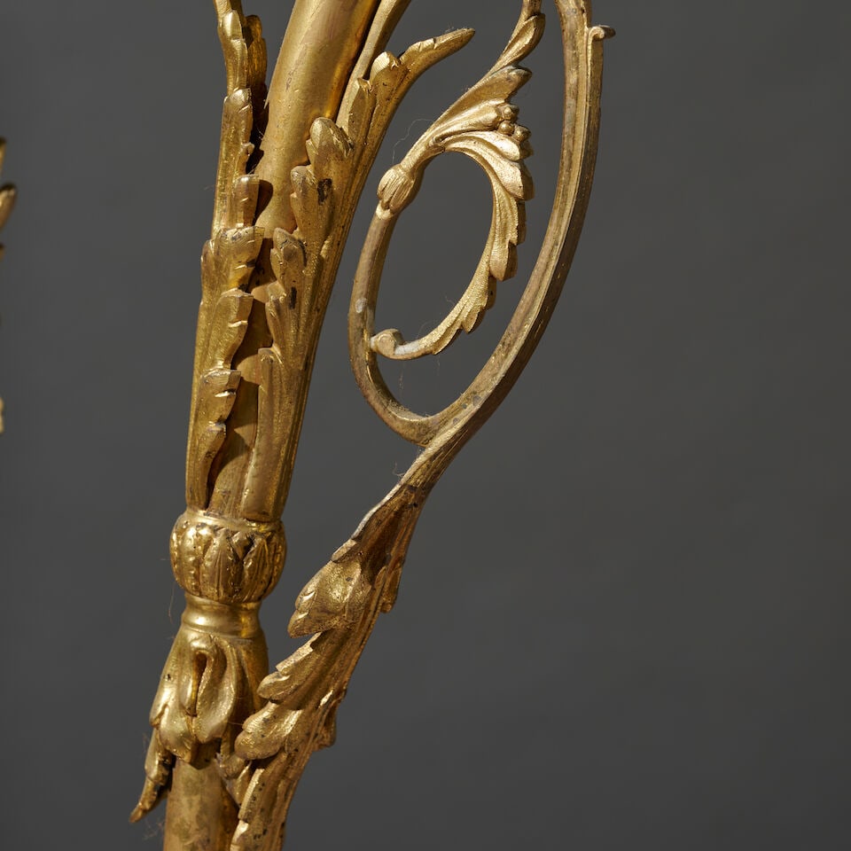 Guéridon en bronze doré et plateau de marbre de la seconde partie du XIXe siècle ... - 4