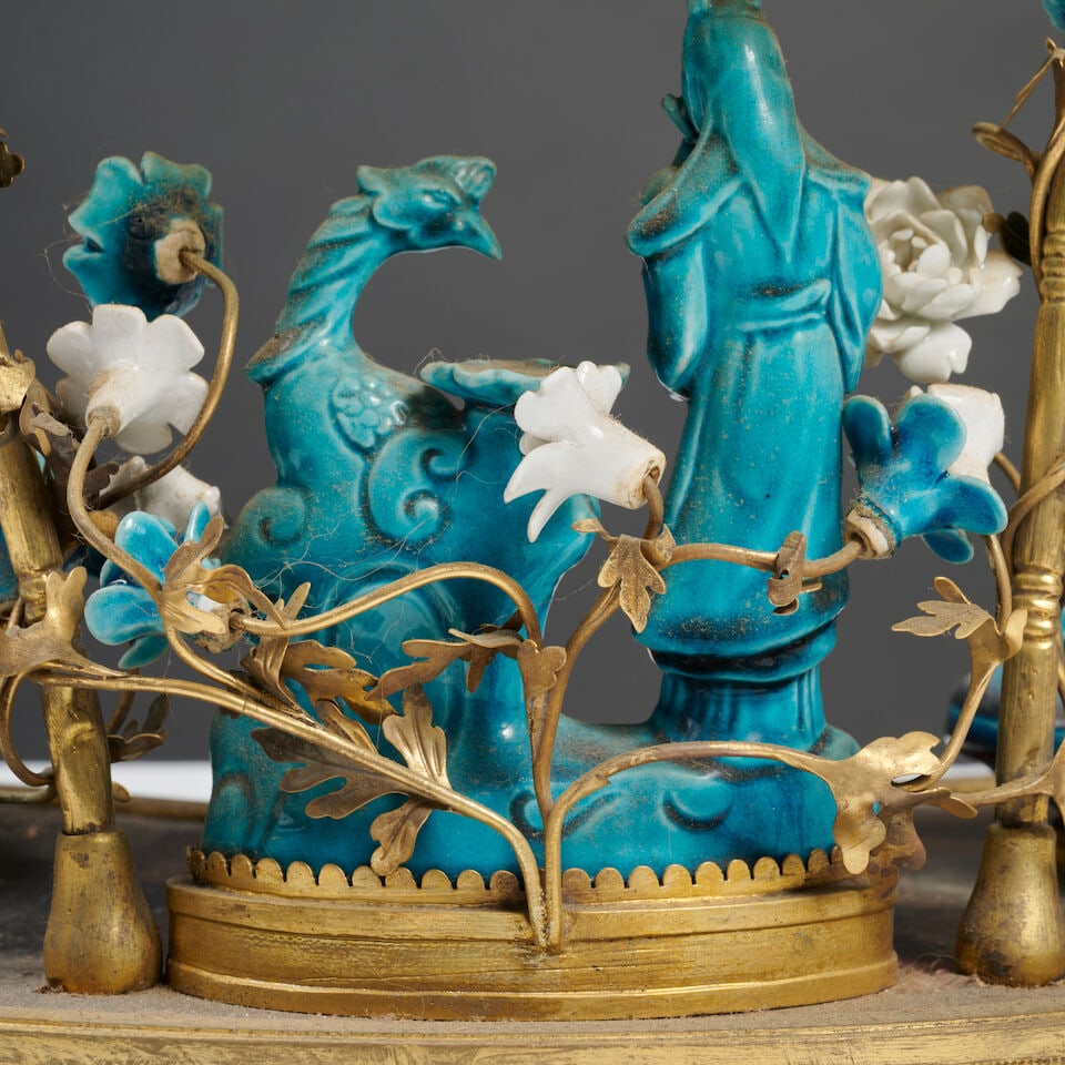 Encrier en porcelaine, bronze, laiton et laque de la seconde partie du XIXe siècle An inkwe... - 2