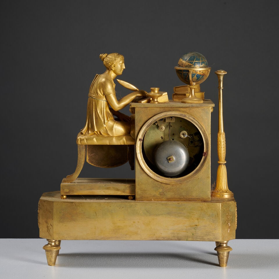 Petite pendule en bronze doré et ciselé d'époque Restauration A small gilt-bronze... - 2