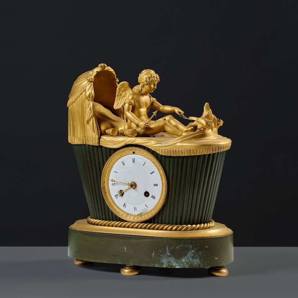 Pendule l'Amour au berceau en bronze à patine brune et dorée d'époque Empire An E... - 5