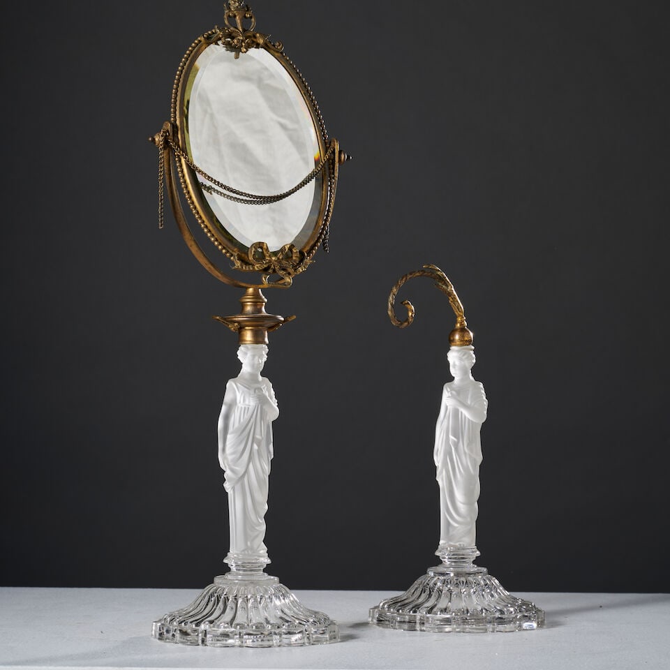 Baccarat. Miroir et support de présentation en verre moulé et pressé de la second... (1 of 4)
