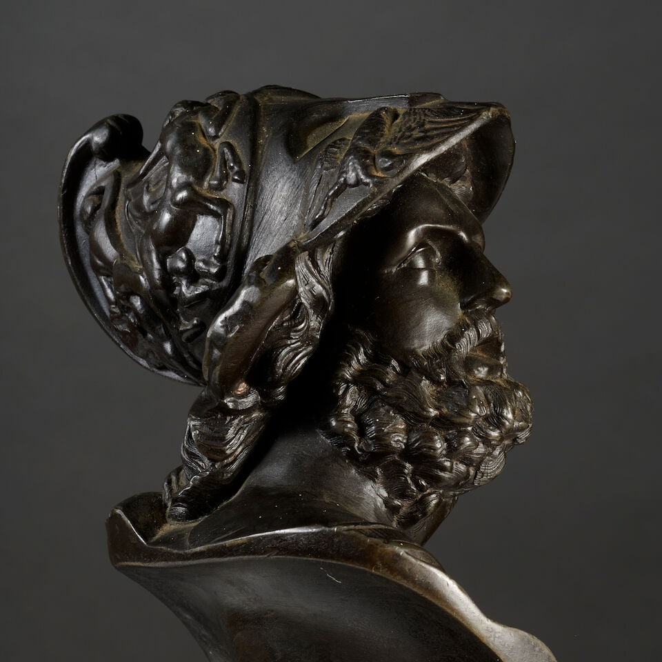 Pendule borne surmontée du buste d'Ajax, en bronze doré et à patine brune d'é... - 2
