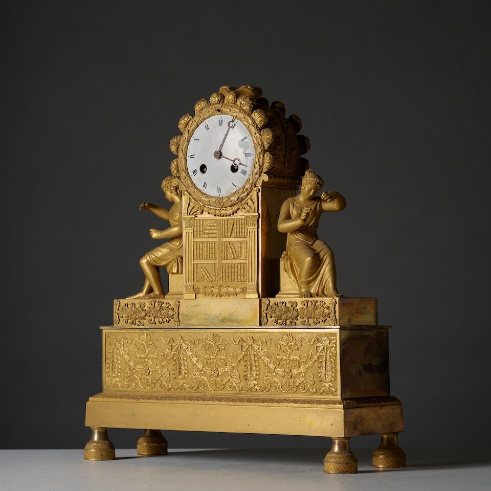 Pendule en bronze doré et ciselé figurant la Lecture et l'Etude d'époque Restaura... - 5