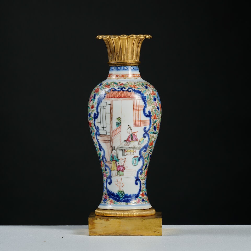 Vase balustre en porcelaine de la Famille Rose, Chine du XIXe siècle Baluster vase in porce... - 4