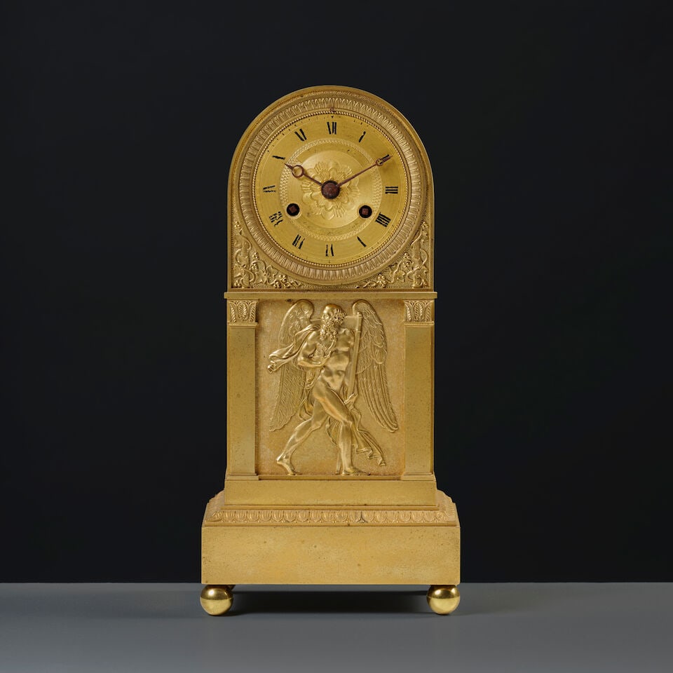 Pendule borne en bronze doré par Thomire & Cie d'époque Restauration A mantel clock in...: Pendule borne en bronze doré par Thomire & Cie d'époque Restauration A mantel clock in gilt-bronze by Thomire & Cie, first half of the 19th century Le cadran inscrit dans le haut de la