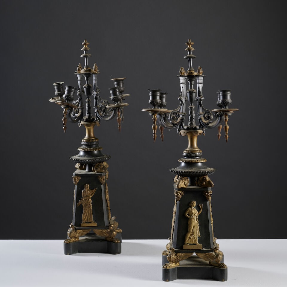Paire de candélabres composites en bronze patiné et doré, Angleterre, périod...: Paire de candélabres composites en bronze patiné et doré, Angleterre, période de la Regency A pair of 19th century composite candelabra in patinated and gilt-bronze, England,