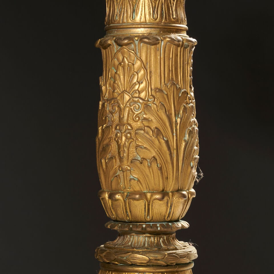 Paire de grands candélabres à cinq lumière en bronze doré et ciselé d'&... - 4