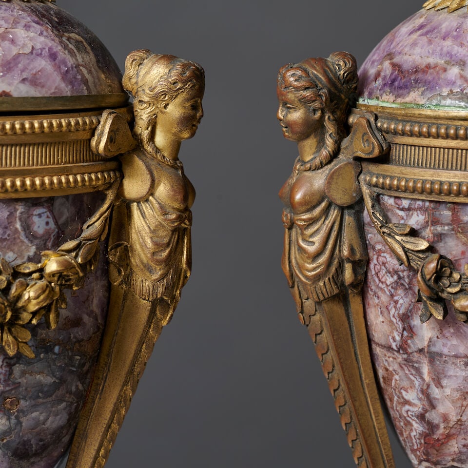 Paire de cassolettes couvertes en améthyste et monture en bronze doré et ciselé d... - 2