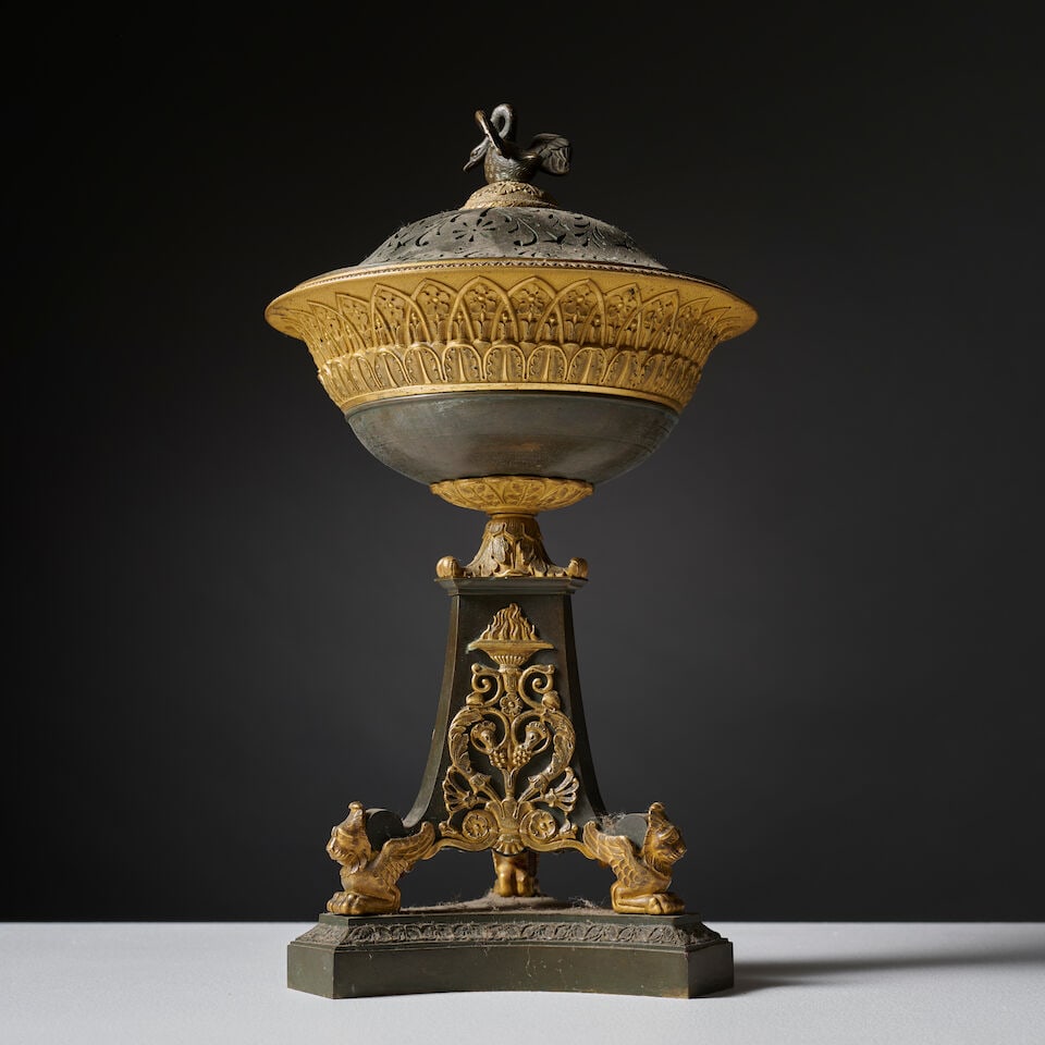 Coupe couverte en bronze doré et patiné d'époque Empire An Empire covered bowl in... - 2