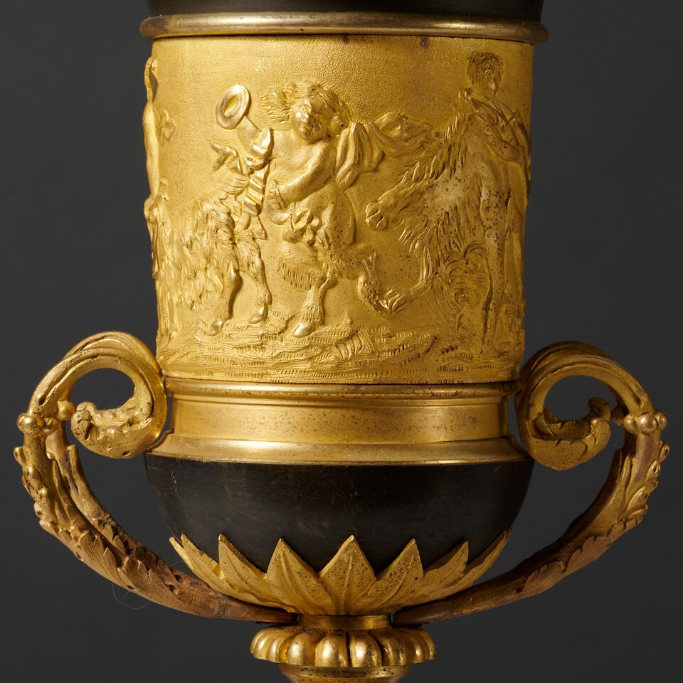 Grand vase couvert en bronze doré et ciselé d'époque Empire An Empire large cover... - 2