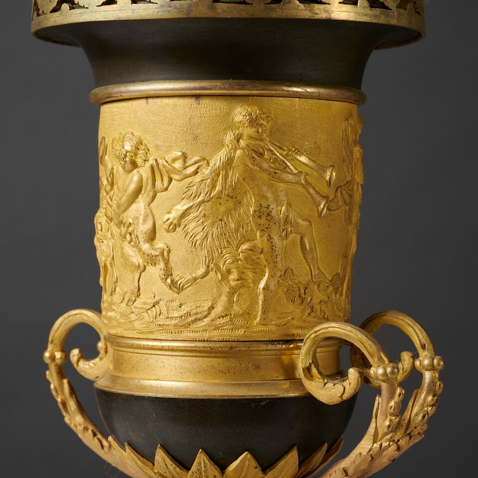 Grand vase couvert en bronze doré et ciselé d'époque Empire An Empire large cover... - 4