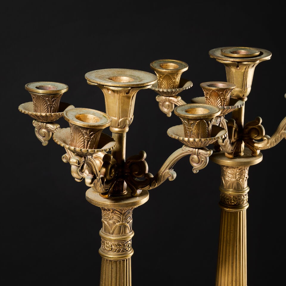 Paire de candélabres à quatre lumières en bronze doré et ciselé du XIXe... - 2