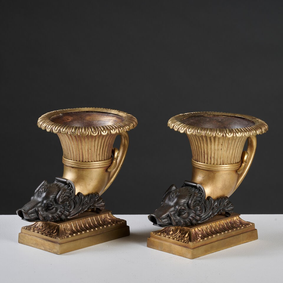 Paire de rythons en bronze doré et à patine brune d'époque Restauration A pair of... - 4