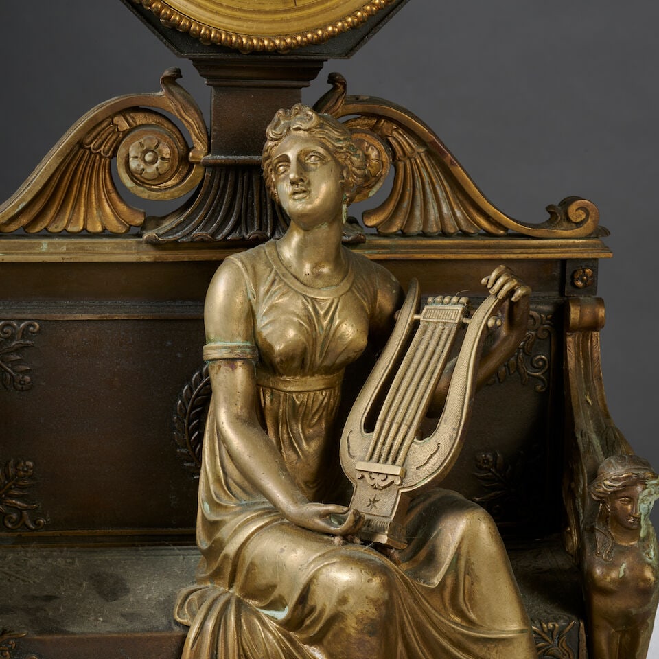 Pendule figurant Terpsychore en bronze doré et patiné d'époque Empire A Empire c... - 6