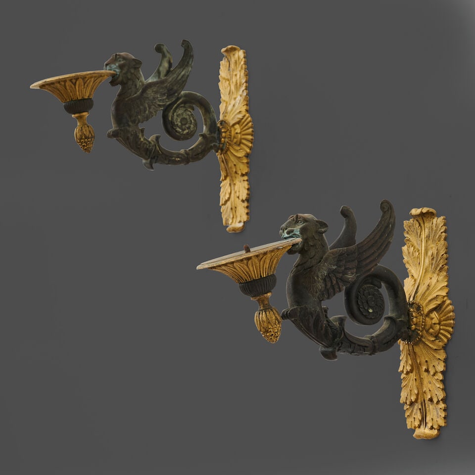 Paire d'appliques à un bras de lumière en bronze patiné et doré attribué...: Paire d'appliques à un bras de lumière en bronze patiné et doré attribué à André-Antoine Ravrio de la première partie du XIXe siècle A pair of single-light