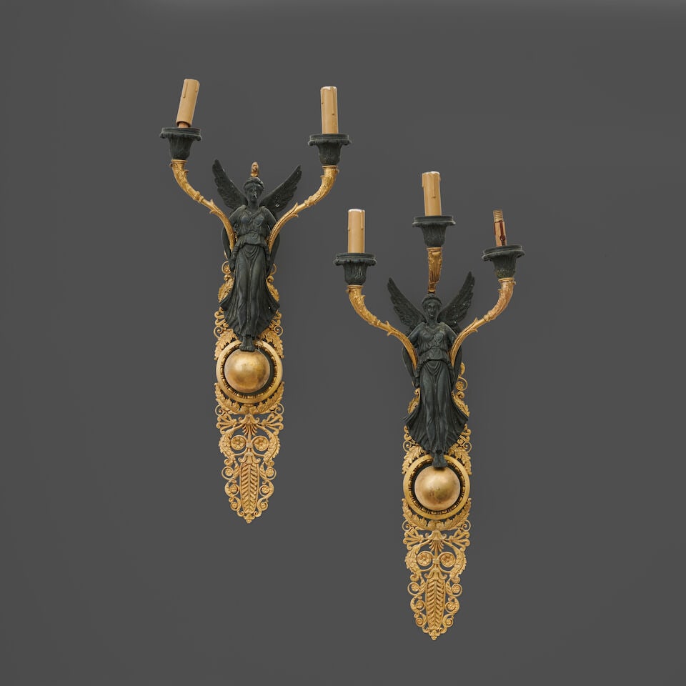 Paire de grandes appliques en bronze, alliage de metaux à patine brune et doré à ... - 3