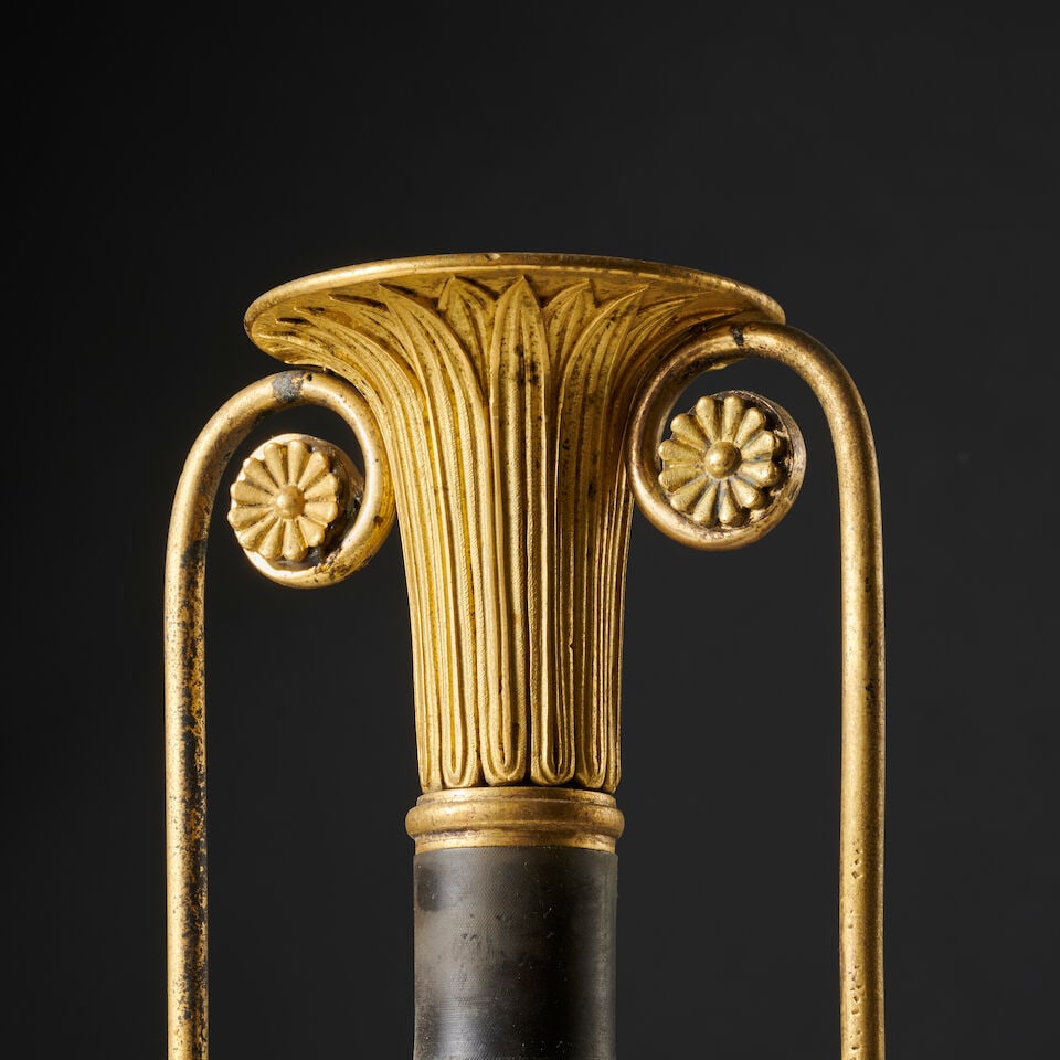 Vase de forme fuseau en bronze patiné et doré attribué à Claude Galle d'... - 2