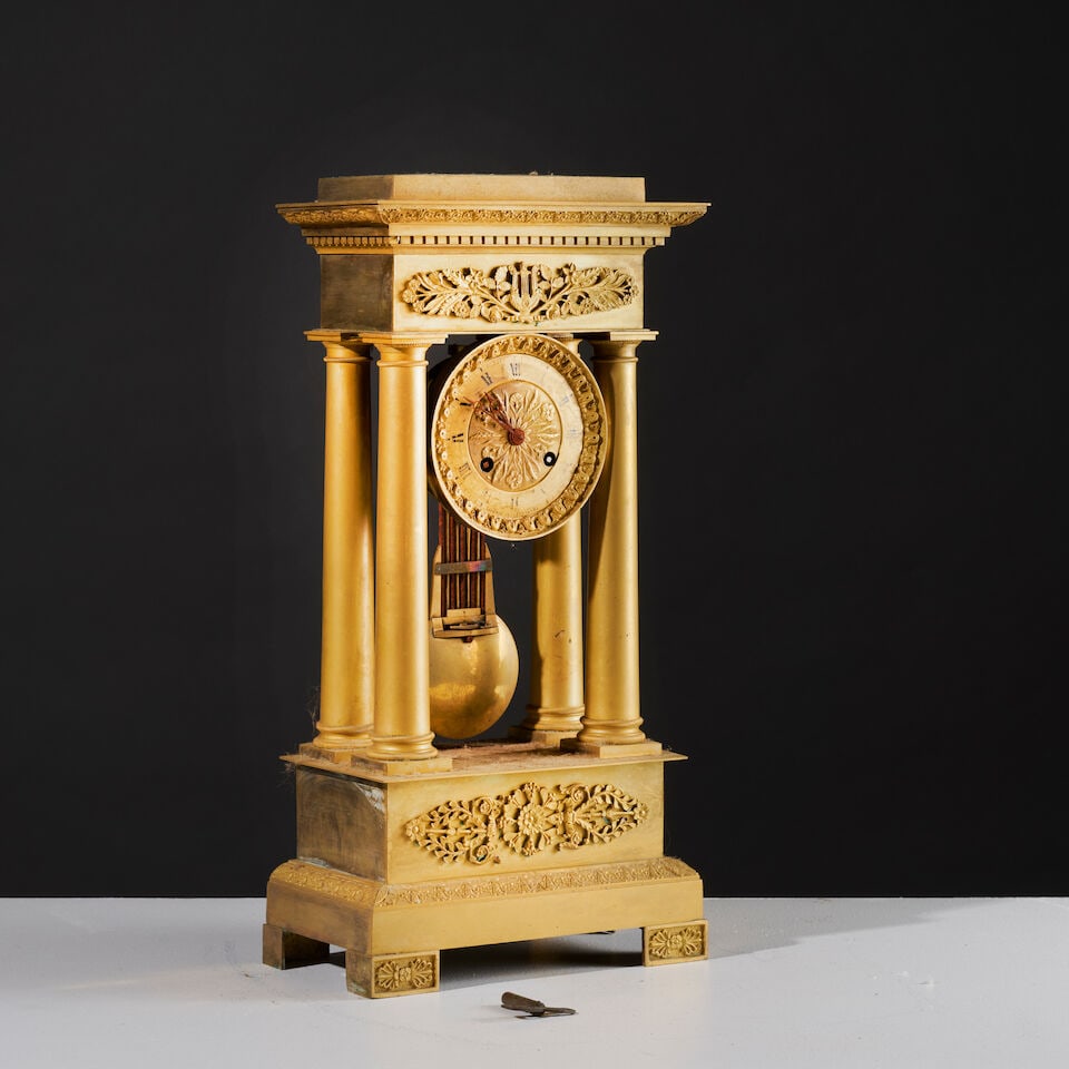 Pendule portique en bronze doré et ciselé d'époque Restauration A portico clock i... - 3