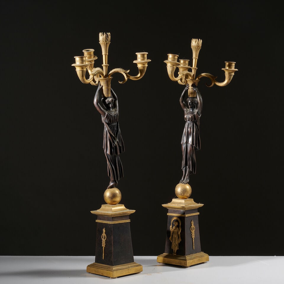Paire de candélabres en bronze à patine brune et dorée à quatre lumière... - 3