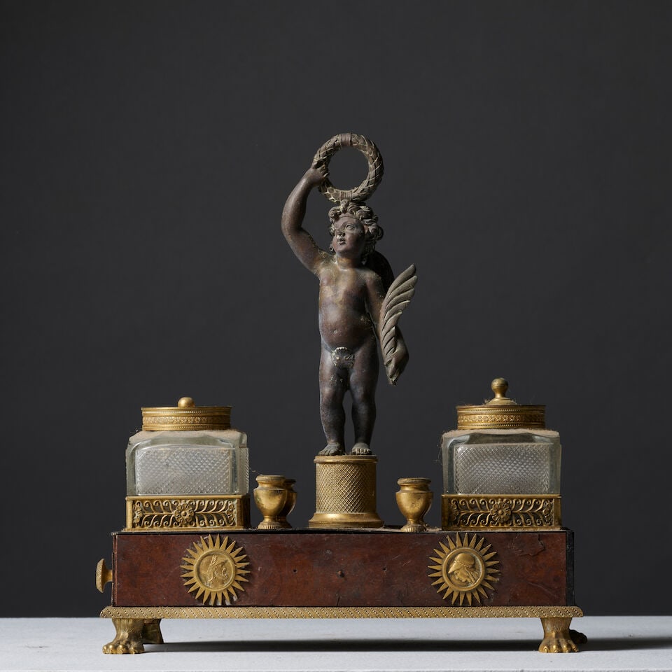 Encrier de forme rectangulaire en acajou, bronze patiné et doré, cristal attribué...: Encrier de forme rectangulaire en acajou, bronze patiné et doré, cristal attribué à Martin Guillaune Biennais d'époque Empire A rectangular inkwell in mahogany with patinated