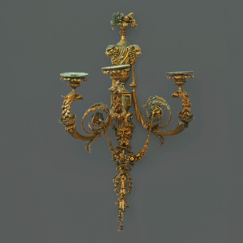 Belle applique à trois bras de lumière en bronze doré d'époque Louis XVI, en... - 4