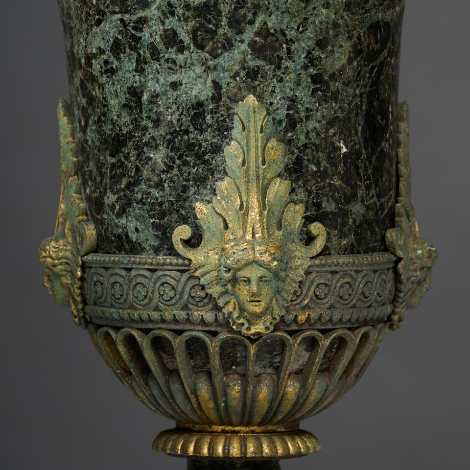 Paire vases de forme Médicis en marbre vert et bronze doré du XIXe siècle A pair ... - 2
