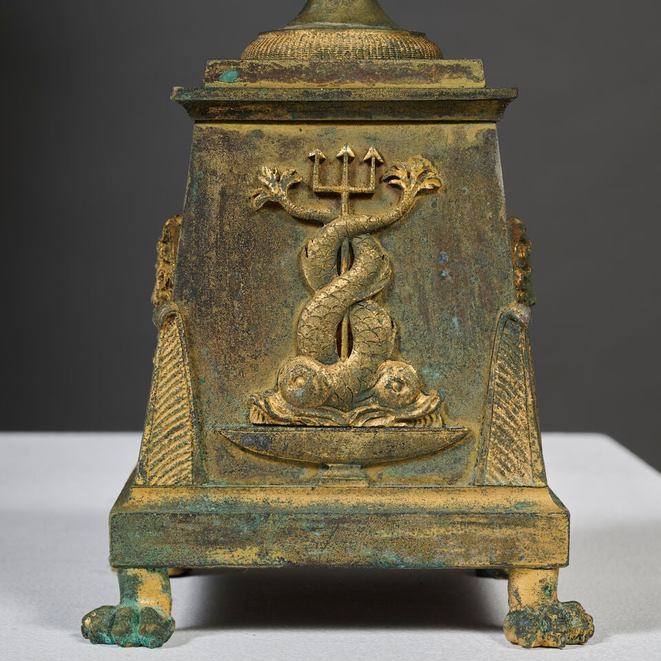 Pendule en forme de vase en bronze doré et patiné d'époque Empire An Empire vase-... - 6