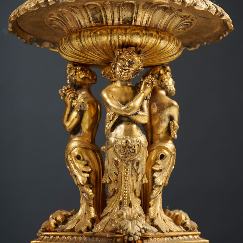 Deux coupes sur pied en bronze doré et ciselé d'époque Napoléon III Two gild... - 2