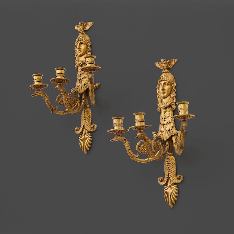 Paire d'appliques à trois bras de lumière en bronze doré et ciselé, de la pr... - 5