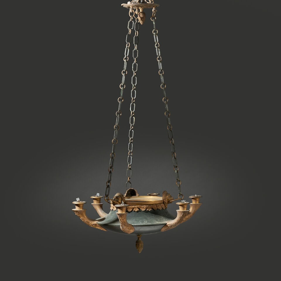 Lustre en forme de lampe à huile en bronze et tôle patiné d'époque Empire A ...: Lustre en forme de lampe à huile en bronze et tôle patiné d'époque Empire A chandelier in the form of an oil lamp in patinated bronze and sheet metal, first half of the 19th