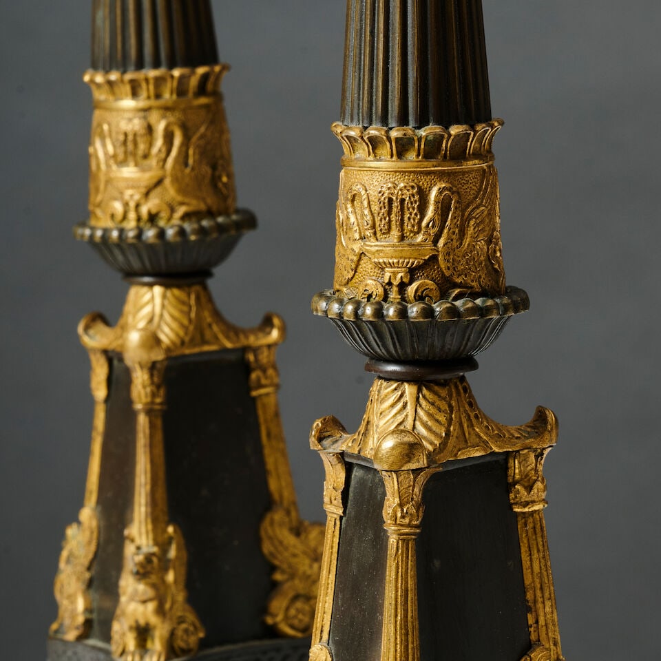 Paire de flambeaux en bronze patiné et doré d'époque Restauration A pair of candl... - 2