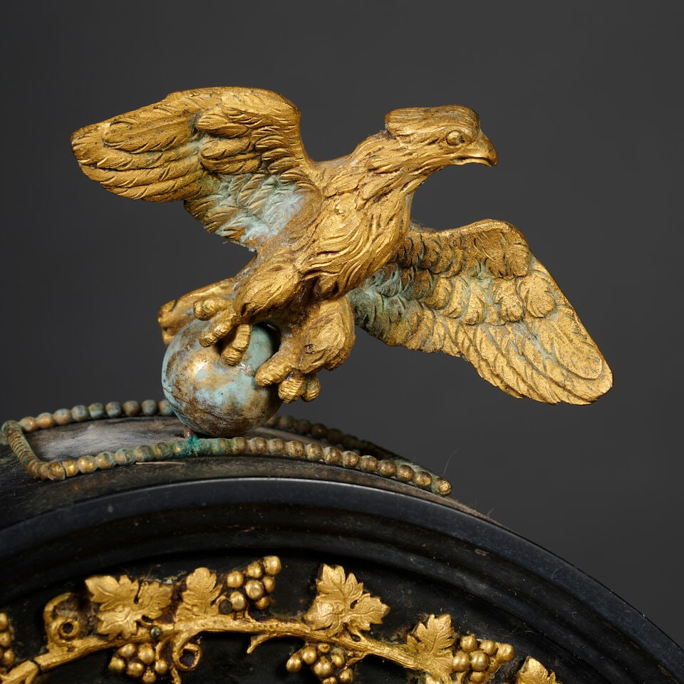 Pendule portique en marbre noir et bronze doré d'époque Restauration A portico clock i... - 3